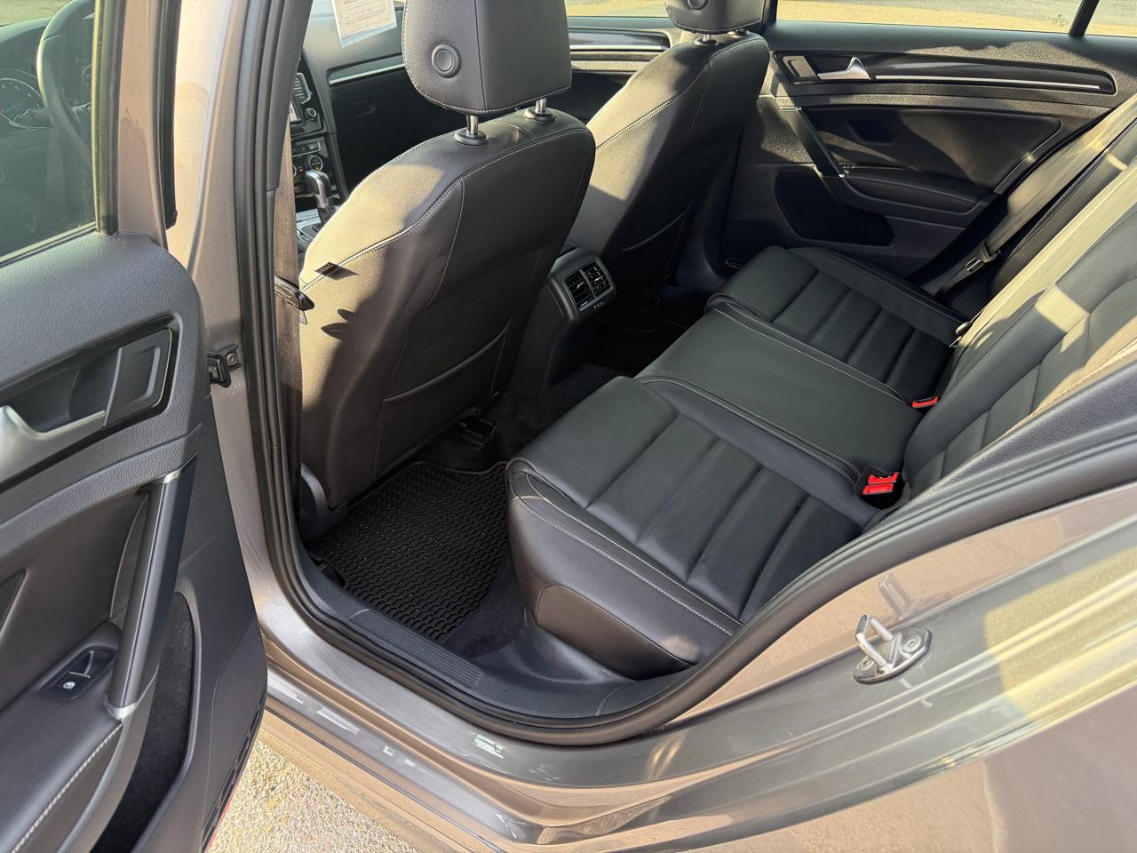 Volkswagen Golf R DCS and Navigation 6A 2017