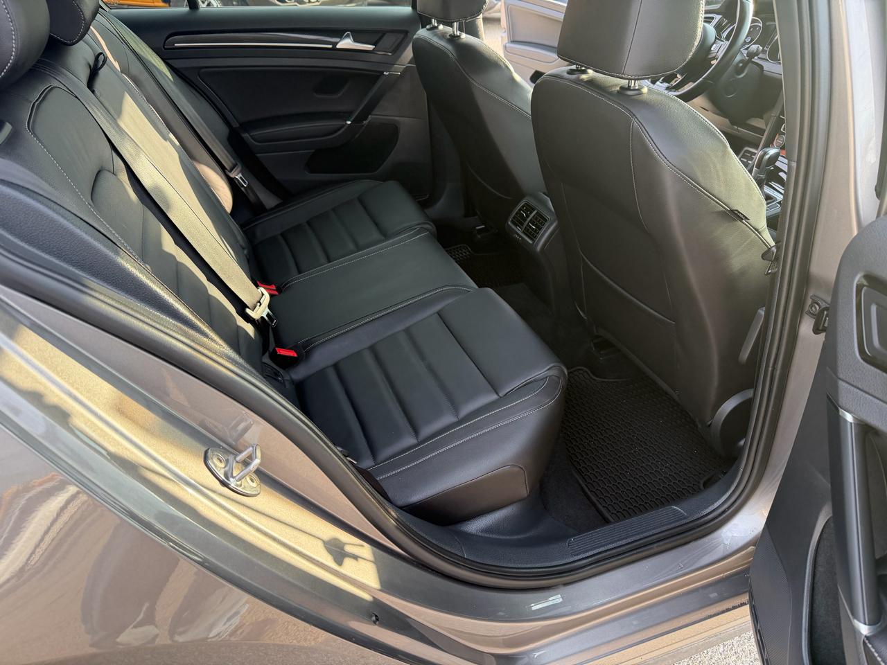 Volkswagen Golf R DCS and Navigation 6A 2017