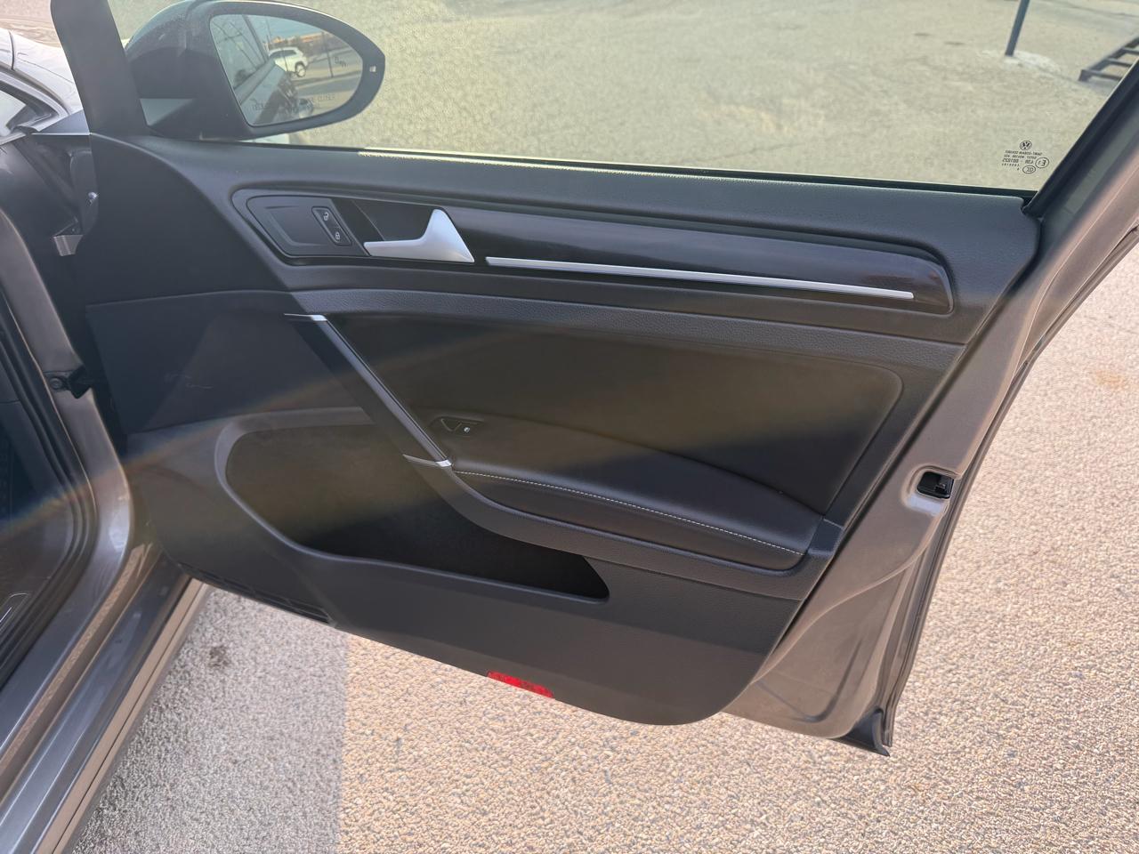 Volkswagen Golf R DCS and Navigation 6A 2017