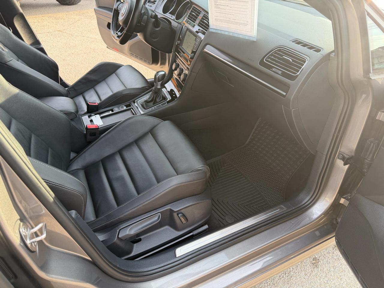 Volkswagen Golf R DCS and Navigation 6A 2017