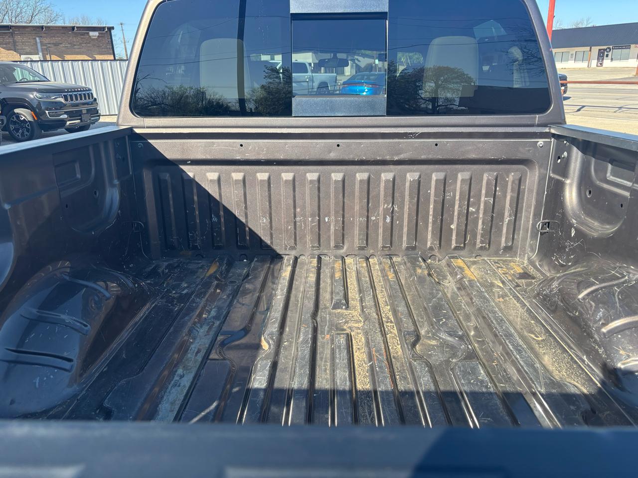 Nissan Titan SV Crew Cab 2WD 2017