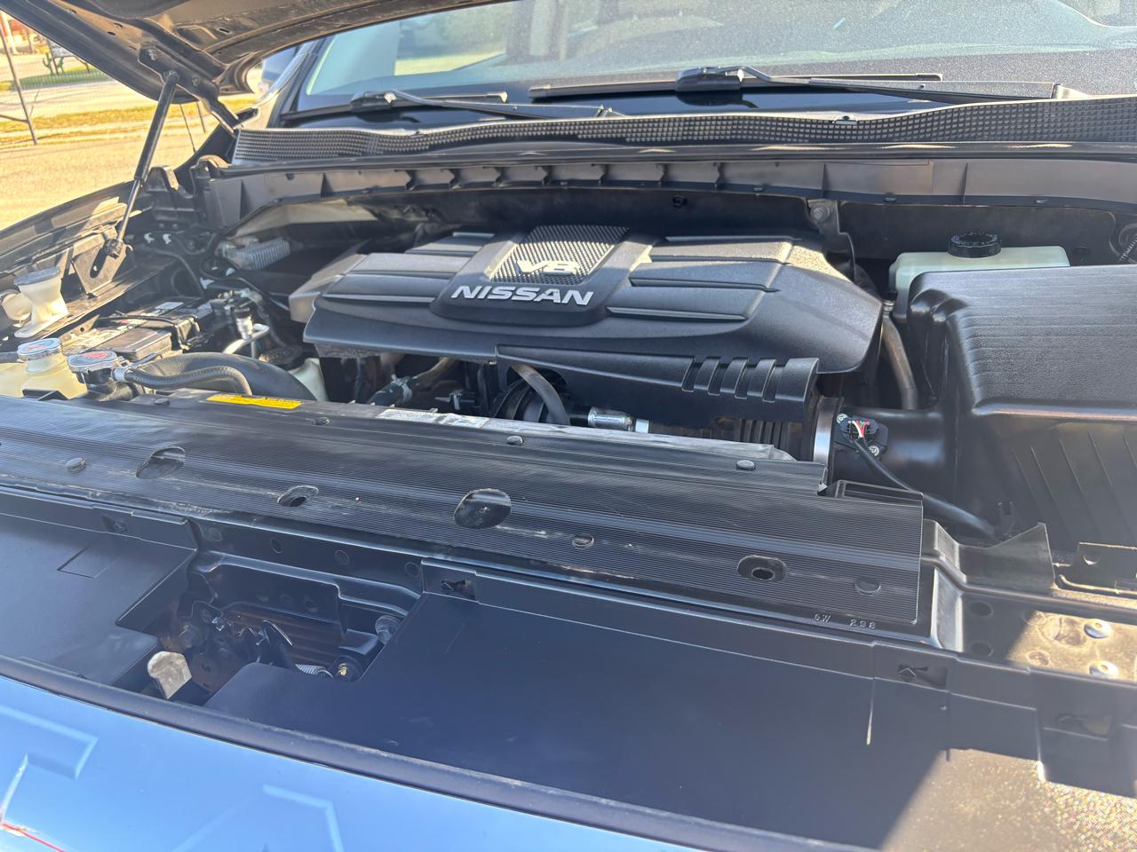 Nissan Titan SV Crew Cab 2WD 2017