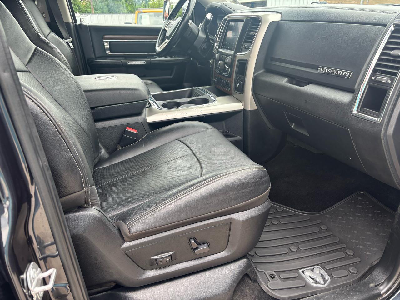 RAM 3500 Laramie Crew Cab LWB 4WD 2018