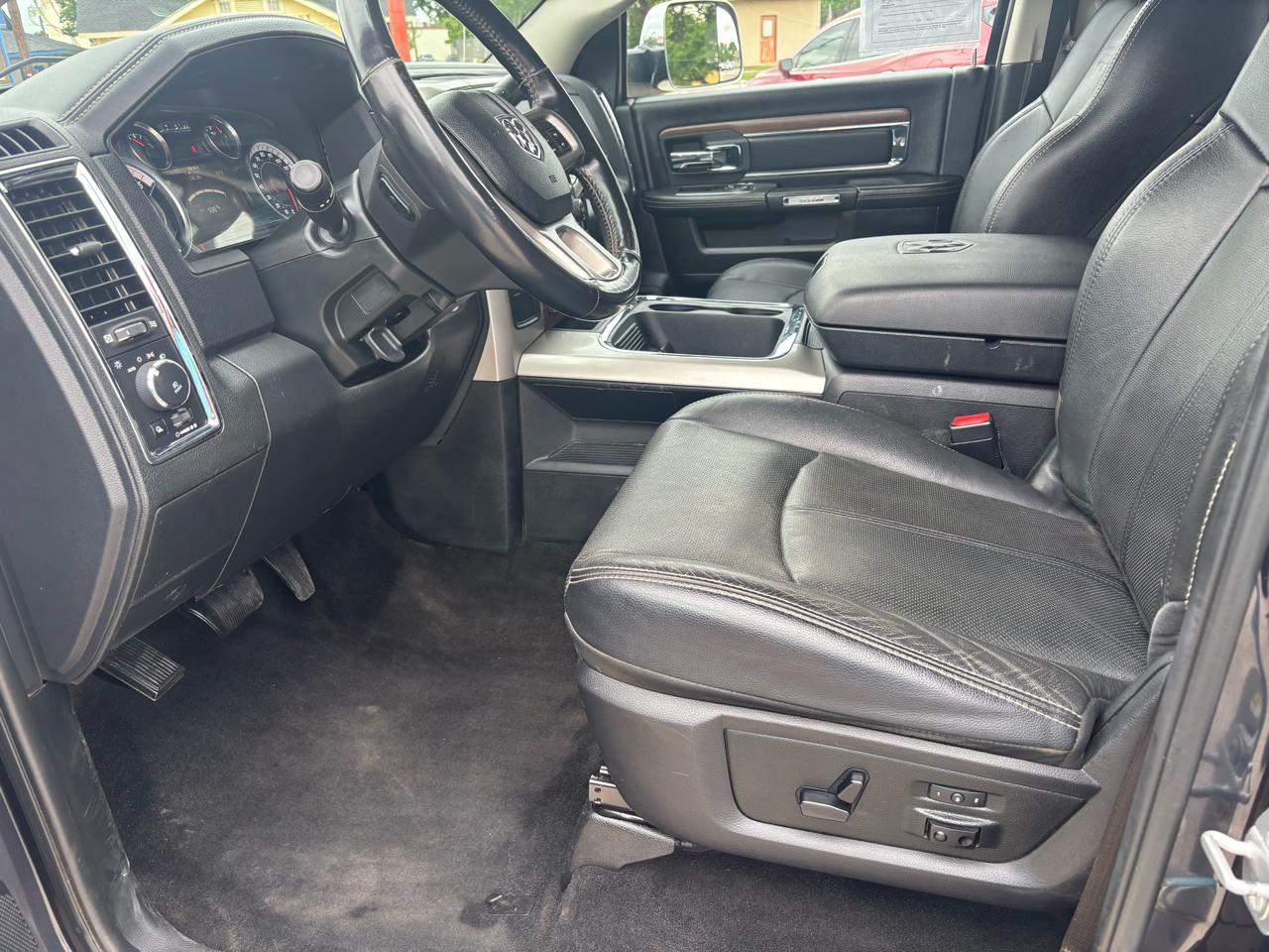 RAM 3500 Laramie Crew Cab LWB 4WD 2018