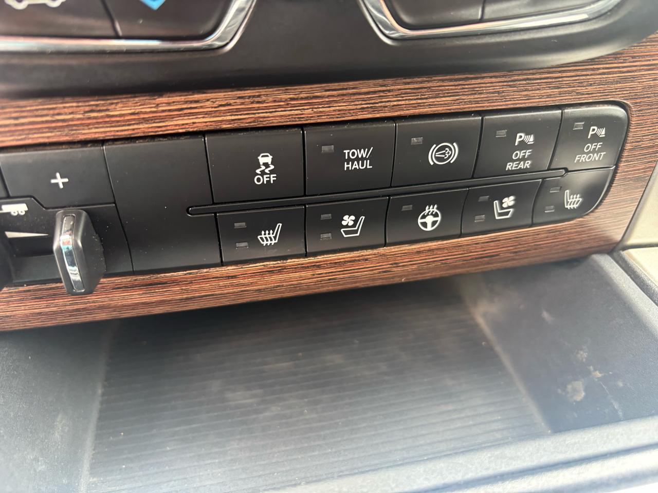 RAM 3500 Laramie Crew Cab LWB 4WD 2018