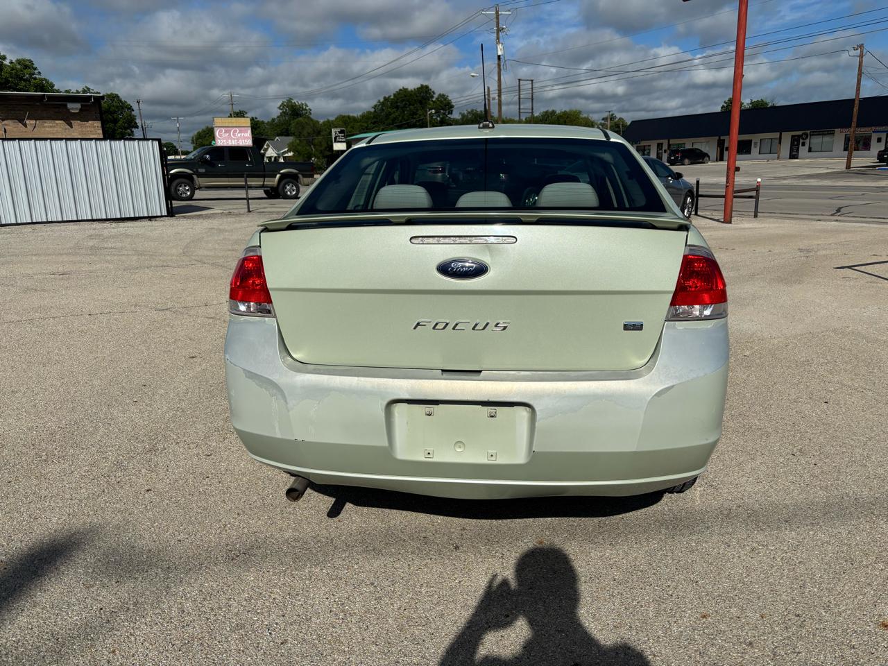 Ford Focus SE Sedan 2010