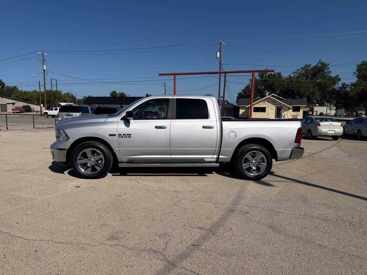 RAM 1500 Lone Star 4x2 Crew Cab 5'7" Box 2017