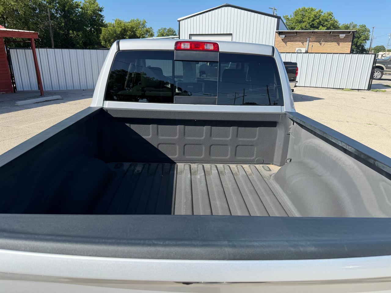 RAM 1500 Lone Star 4x2 Crew Cab 5'7" Box 2017