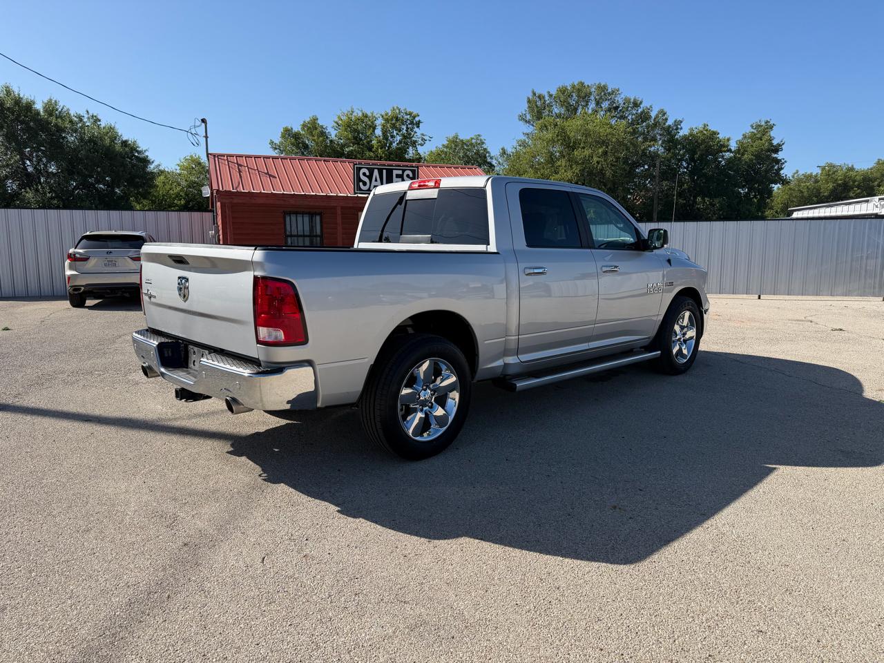 RAM 1500 Lone Star 4x2 Crew Cab 5'7" Box 2017