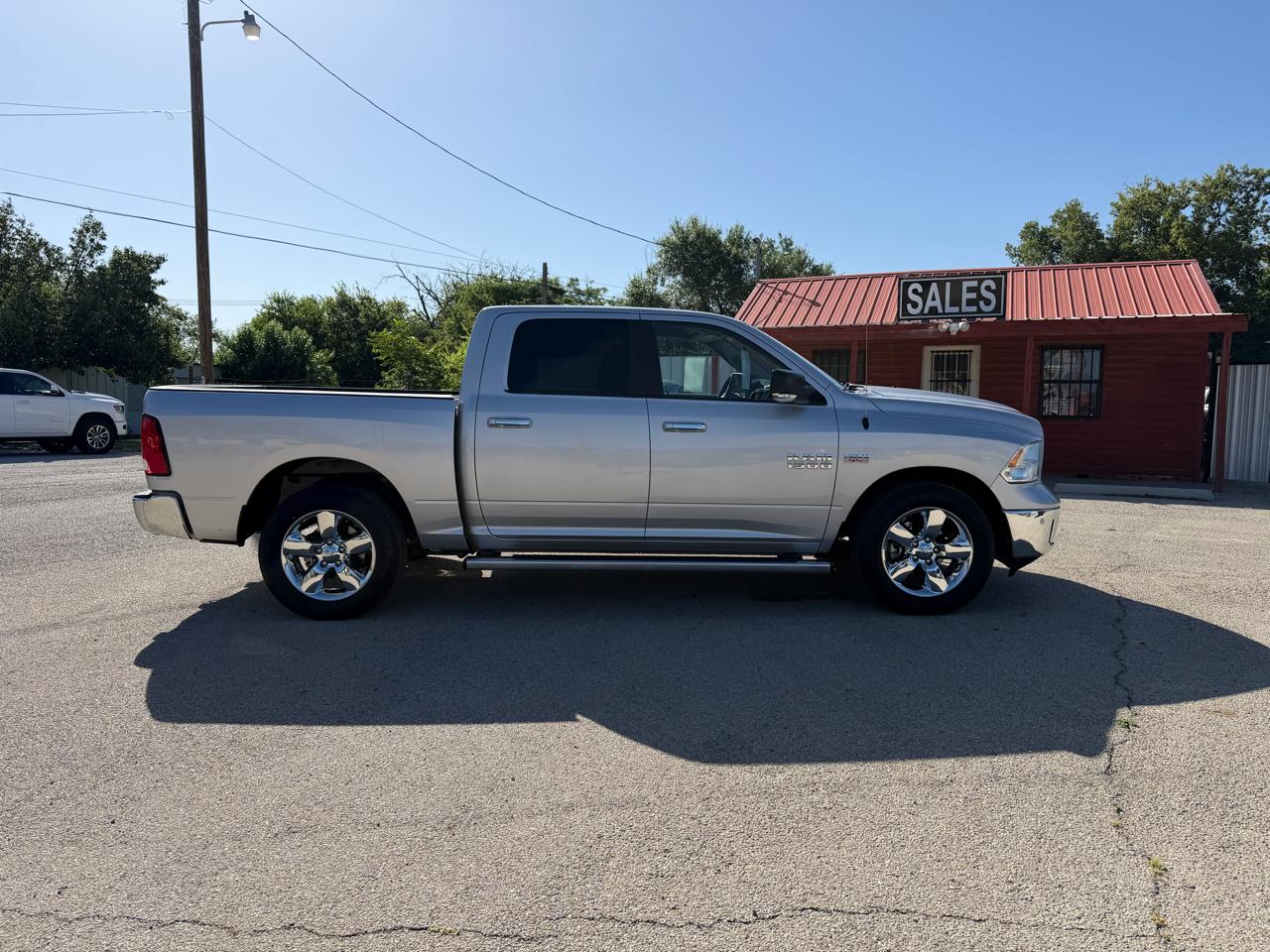 RAM 1500 Lone Star 4x2 Crew Cab 5'7" Box 2017