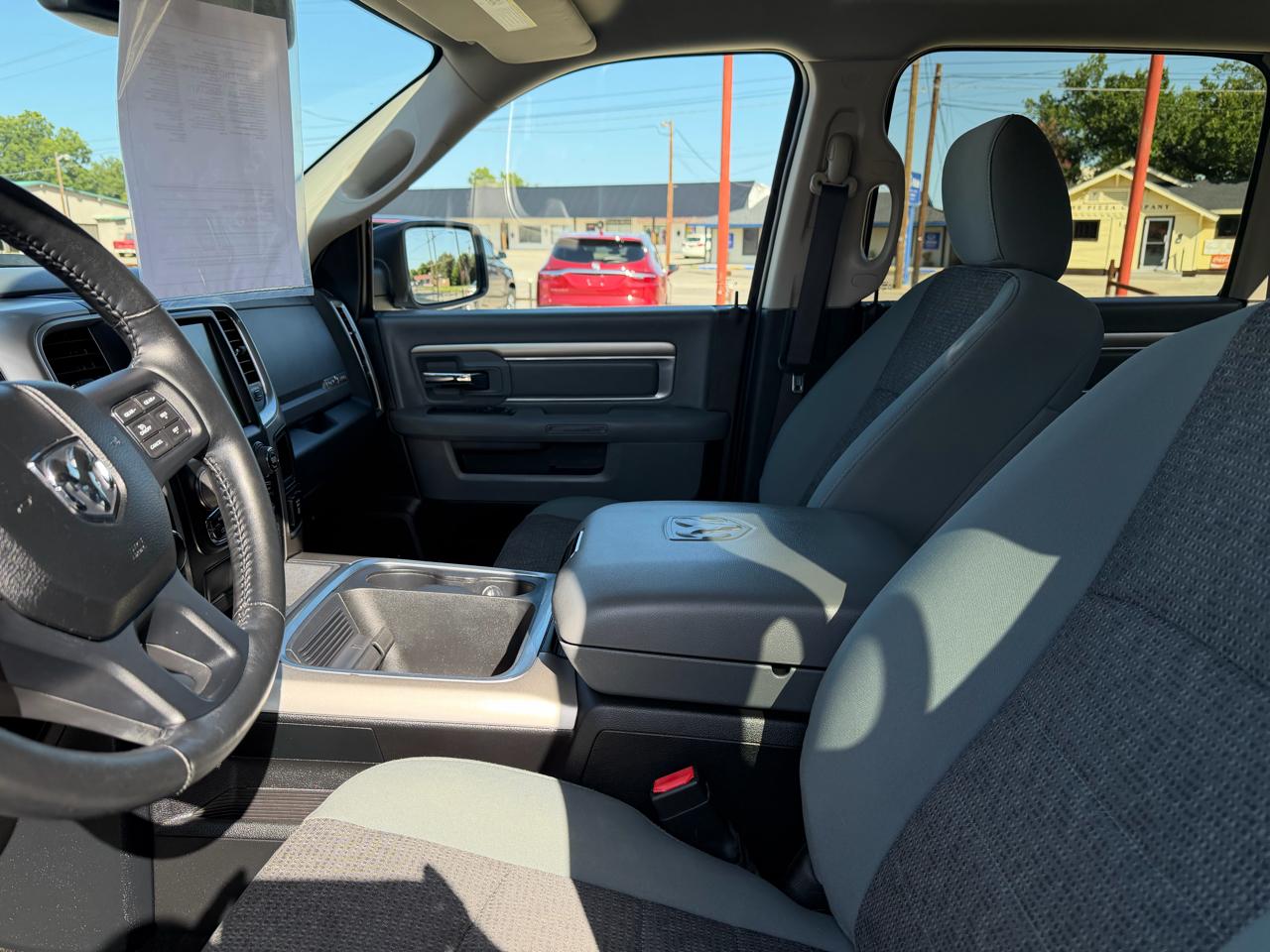 RAM 1500 Lone Star 4x2 Crew Cab 5'7" Box 2017