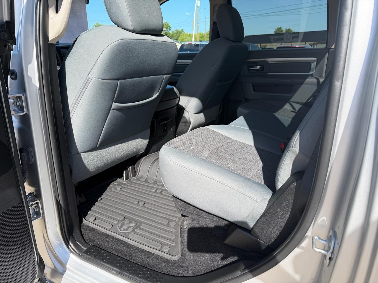 RAM 1500 Lone Star 4x2 Crew Cab 5'7" Box 2017