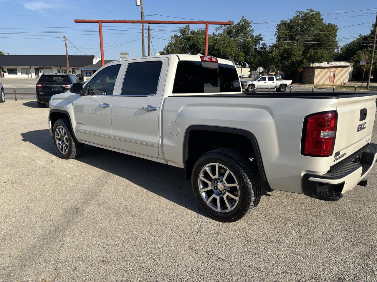 GMC Sierra 1500 Denali Crew Cab Short Box 4WD 2015