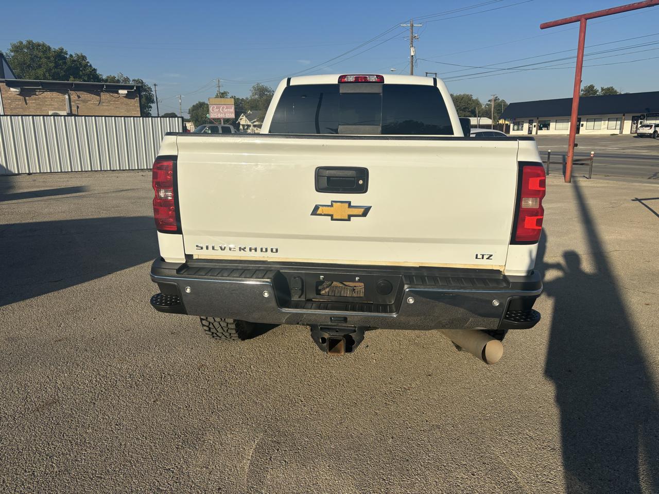 Chevrolet Silverado photo 5