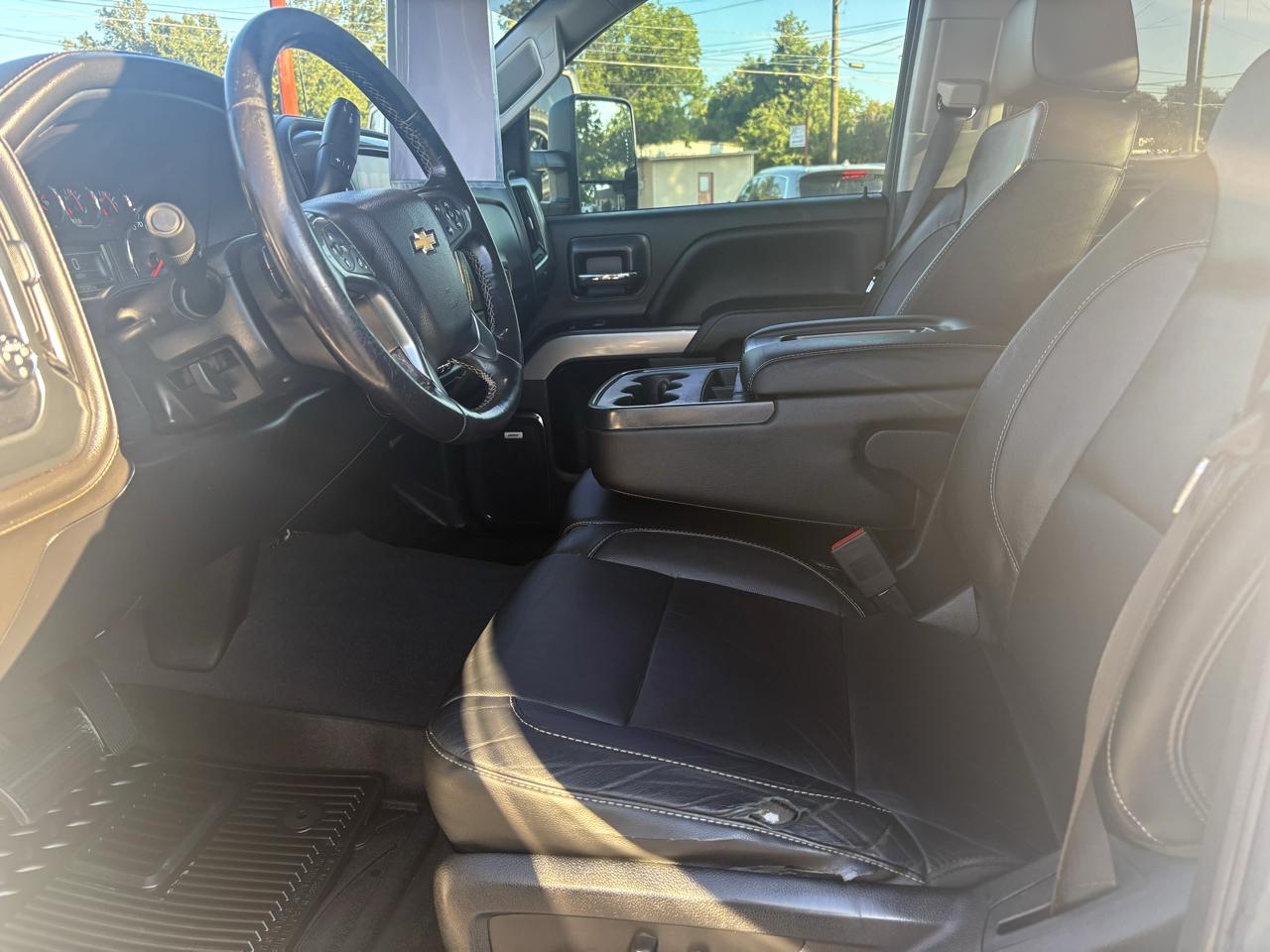 Chevrolet Silverado photo 8