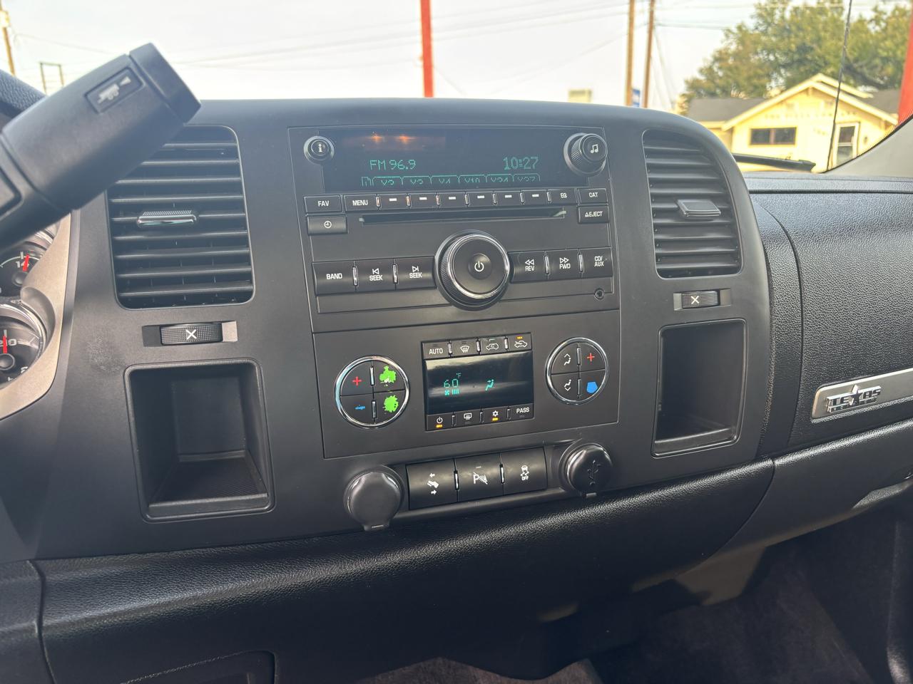 Chevrolet Silverado photo 13