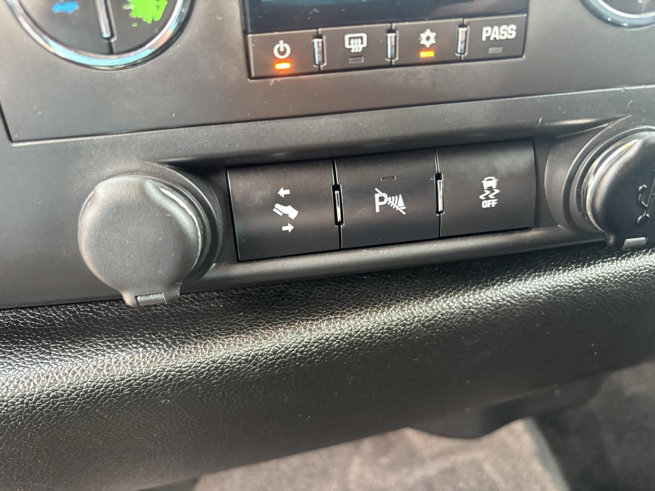 Chevrolet Silverado photo 14