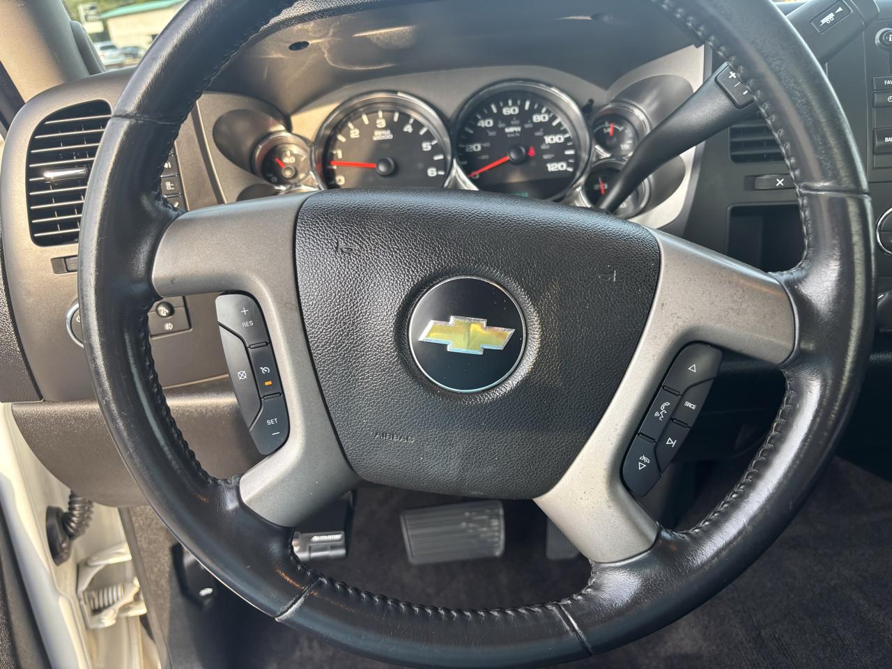 Chevrolet Silverado photo 15