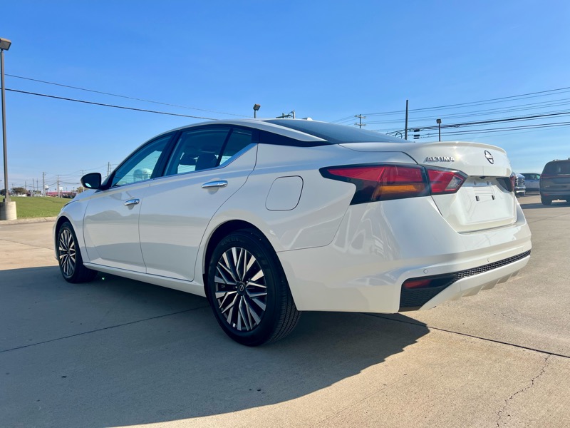 Nissan Altima  2025