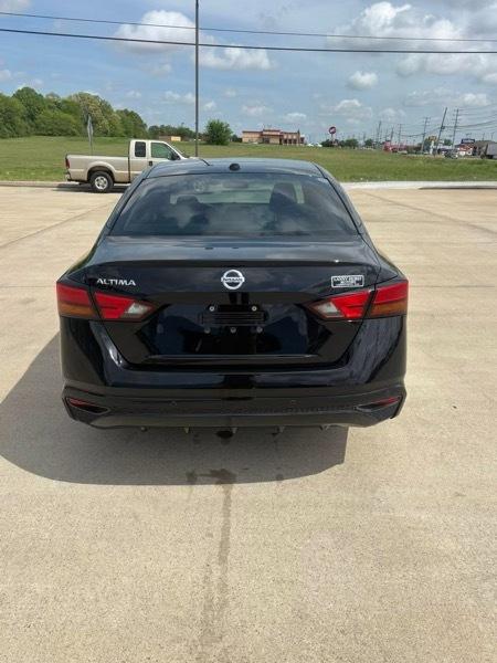 Nissan Altima  2020