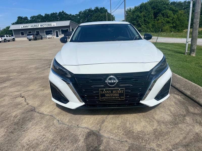 Nissan Altima  2024