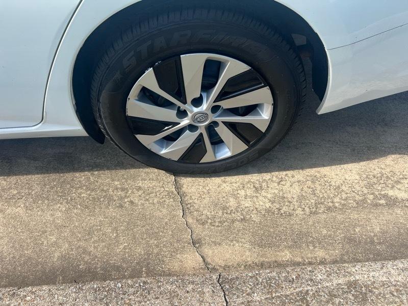 Nissan Altima  2024