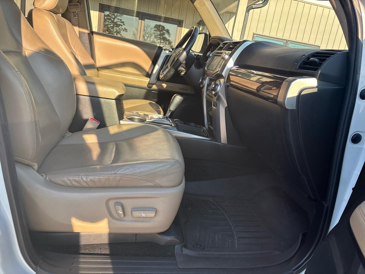 Toyota 4Runner Limited 2WD V6 2015