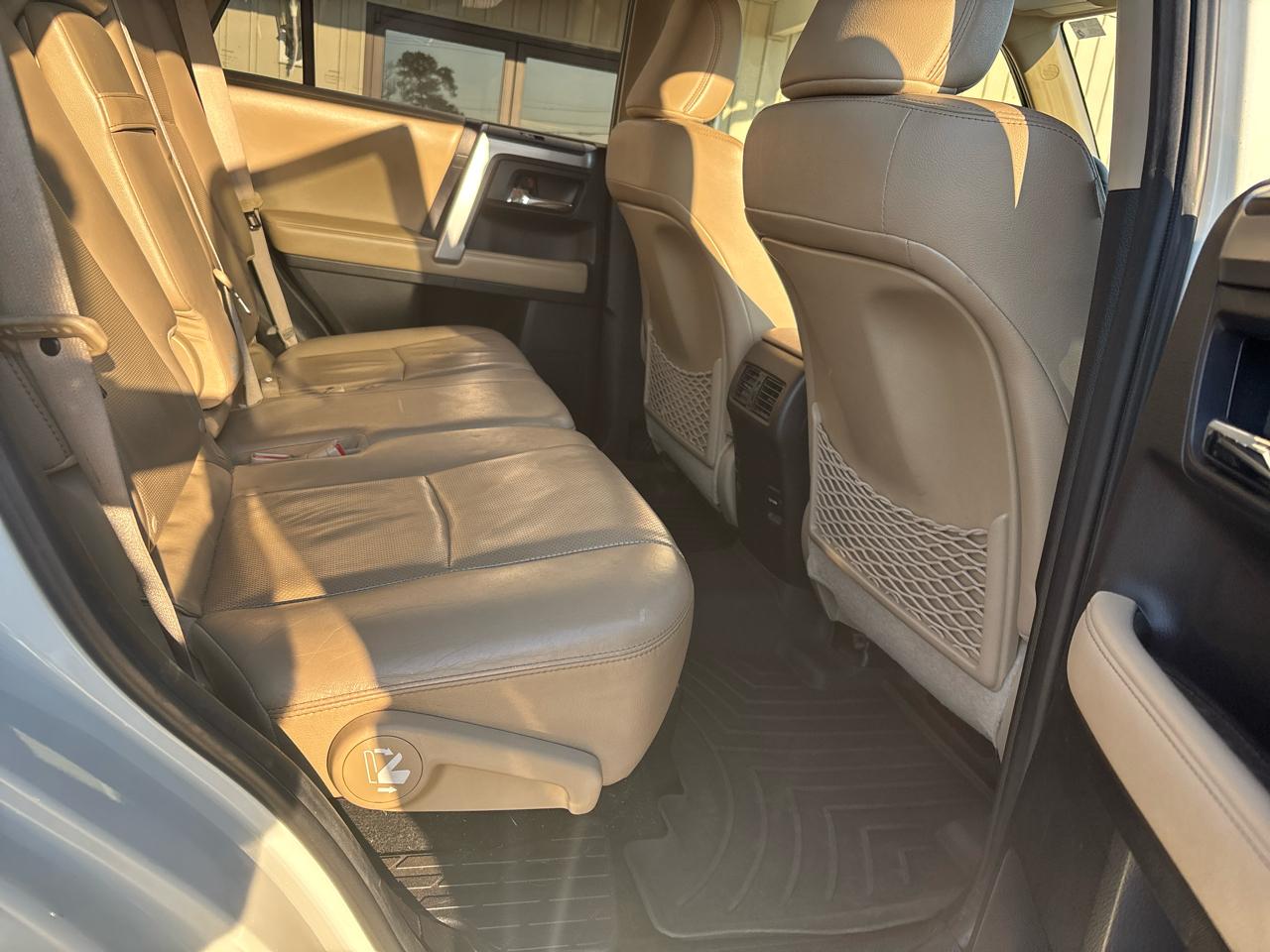 Toyota 4Runner Limited 2WD V6 2015