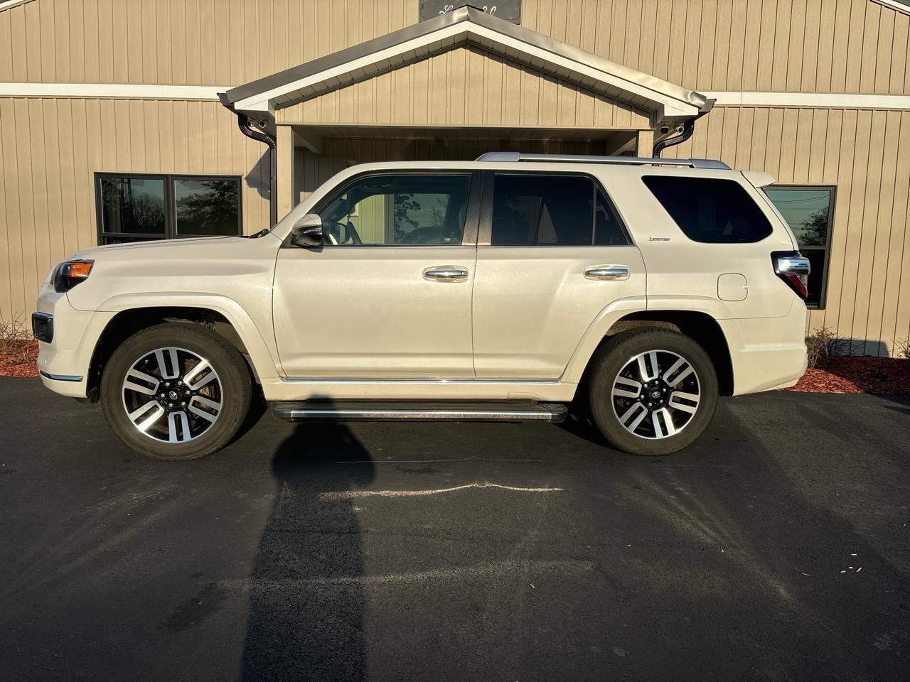 Toyota 4Runner Limited 2WD V6 2015