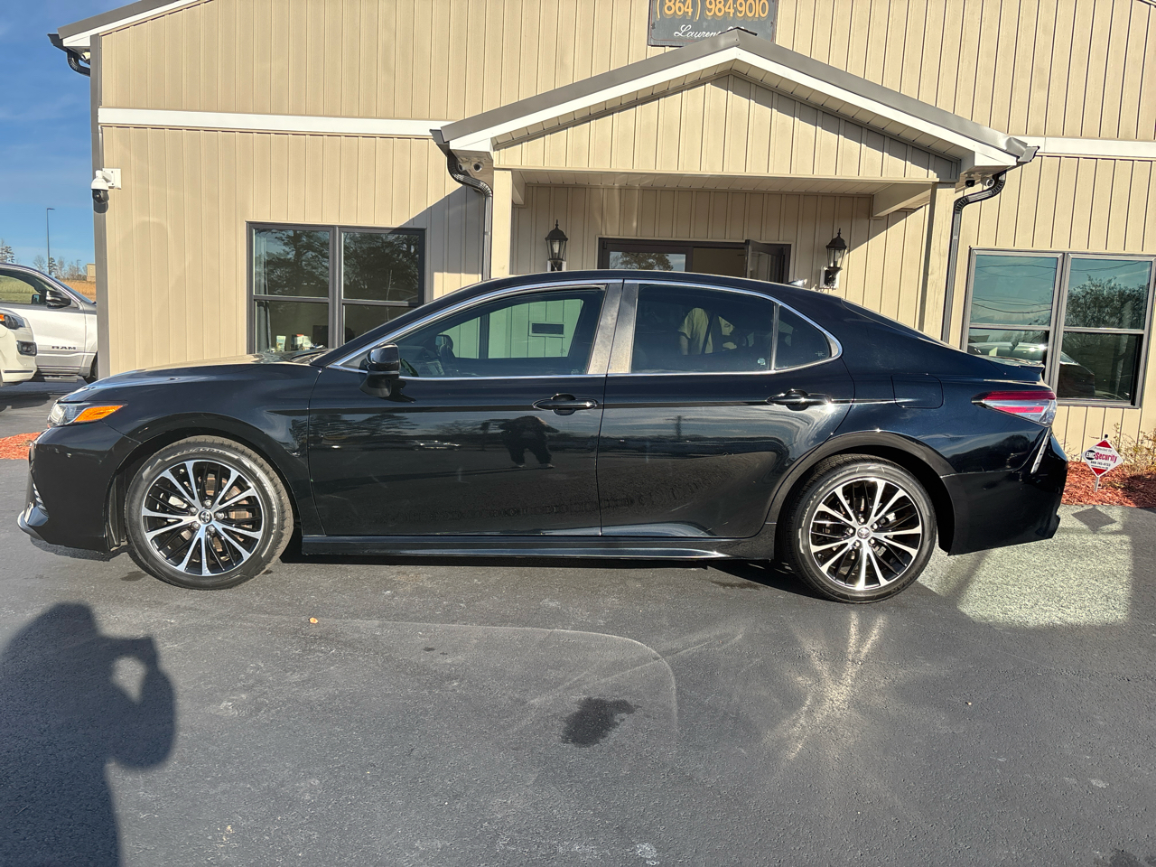 Toyota Camry SE 2019