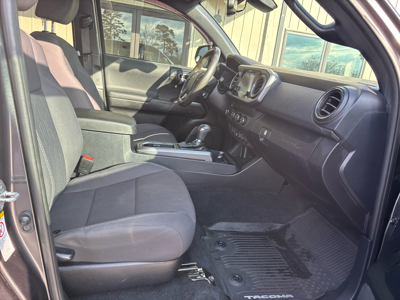 Toyota Tacoma SR5 Dbl Cab 2WD V6 at 2019