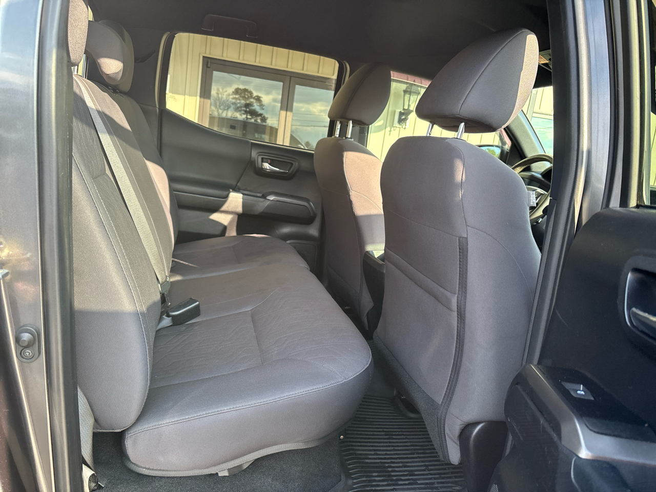 Toyota Tacoma SR5 Dbl Cab 2WD V6 at 2019