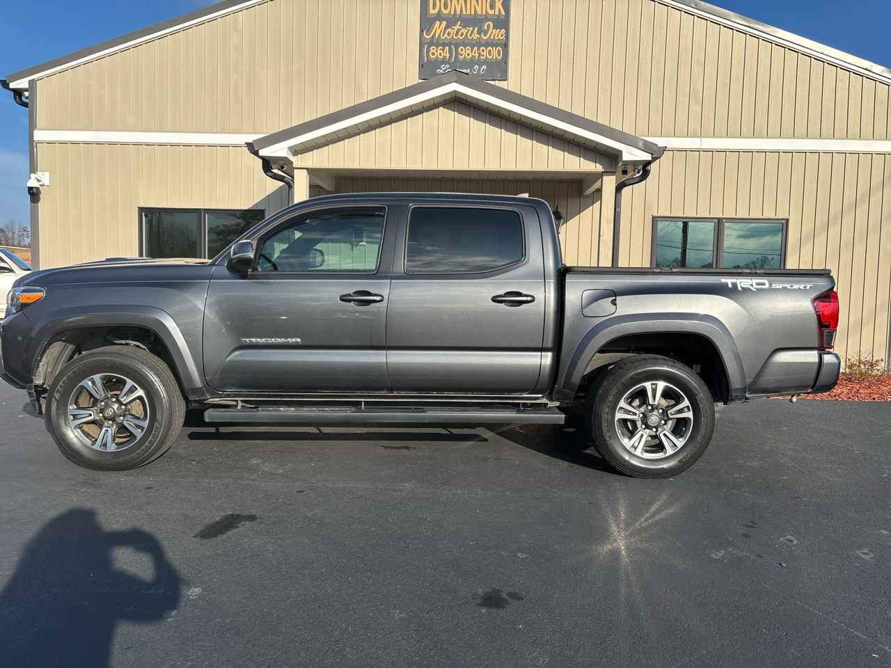 Toyota Tacoma SR5 Dbl Cab 2WD V6 at 2019