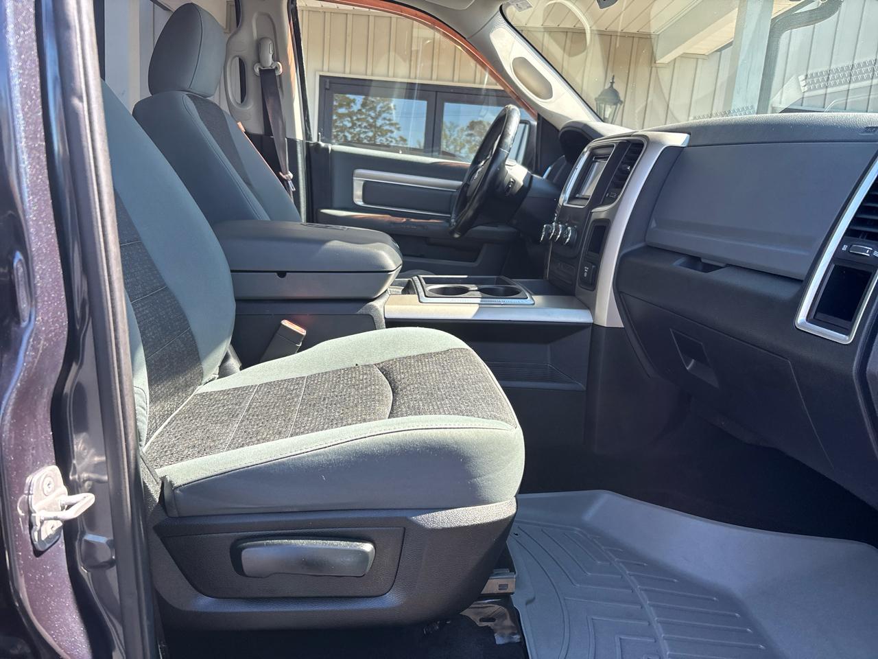 RAM 1500 SLT Crew Cab SWB 2WD 2014