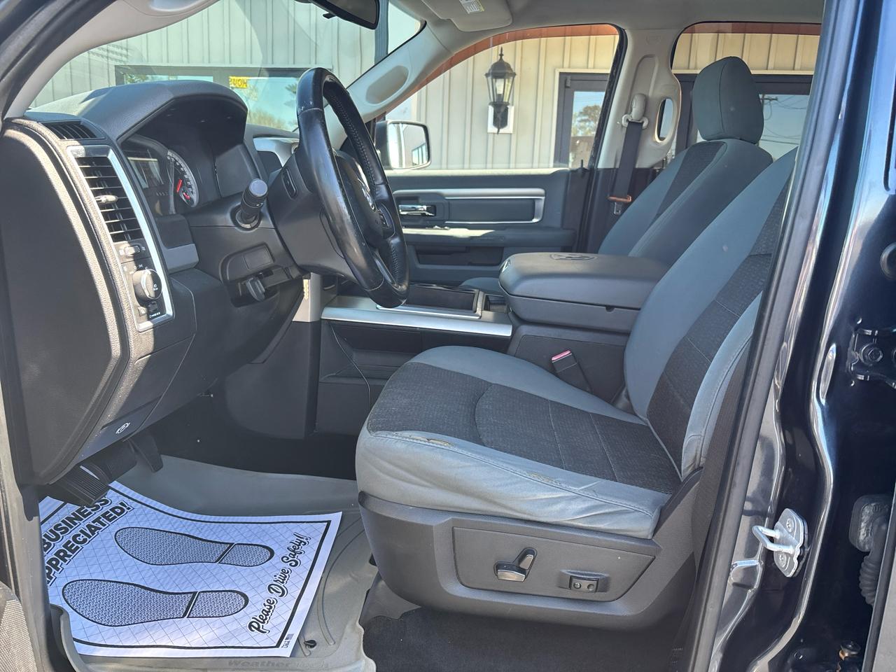 RAM 1500 SLT Crew Cab SWB 2WD 2014