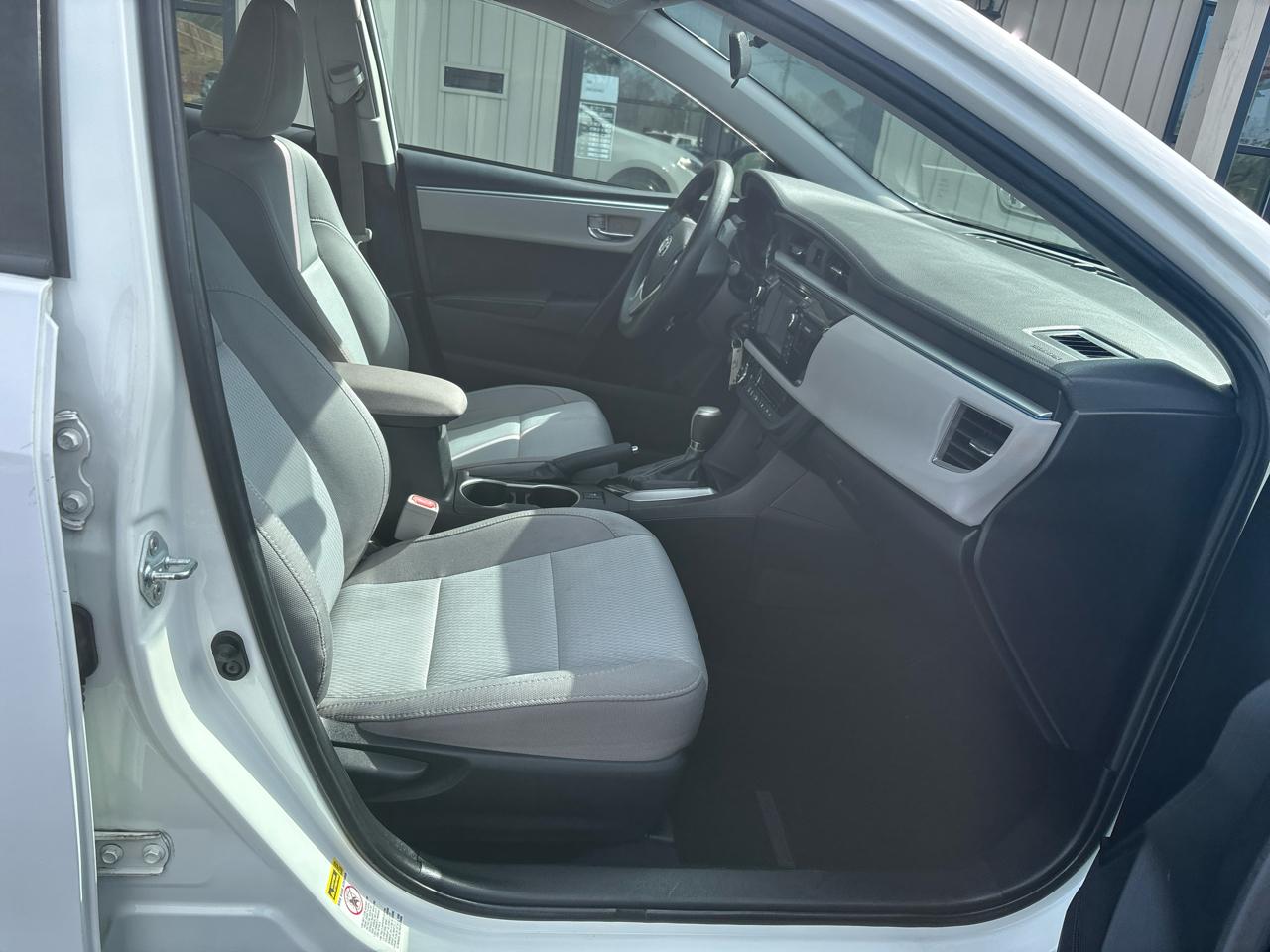 Toyota Corolla LE CVT 2016