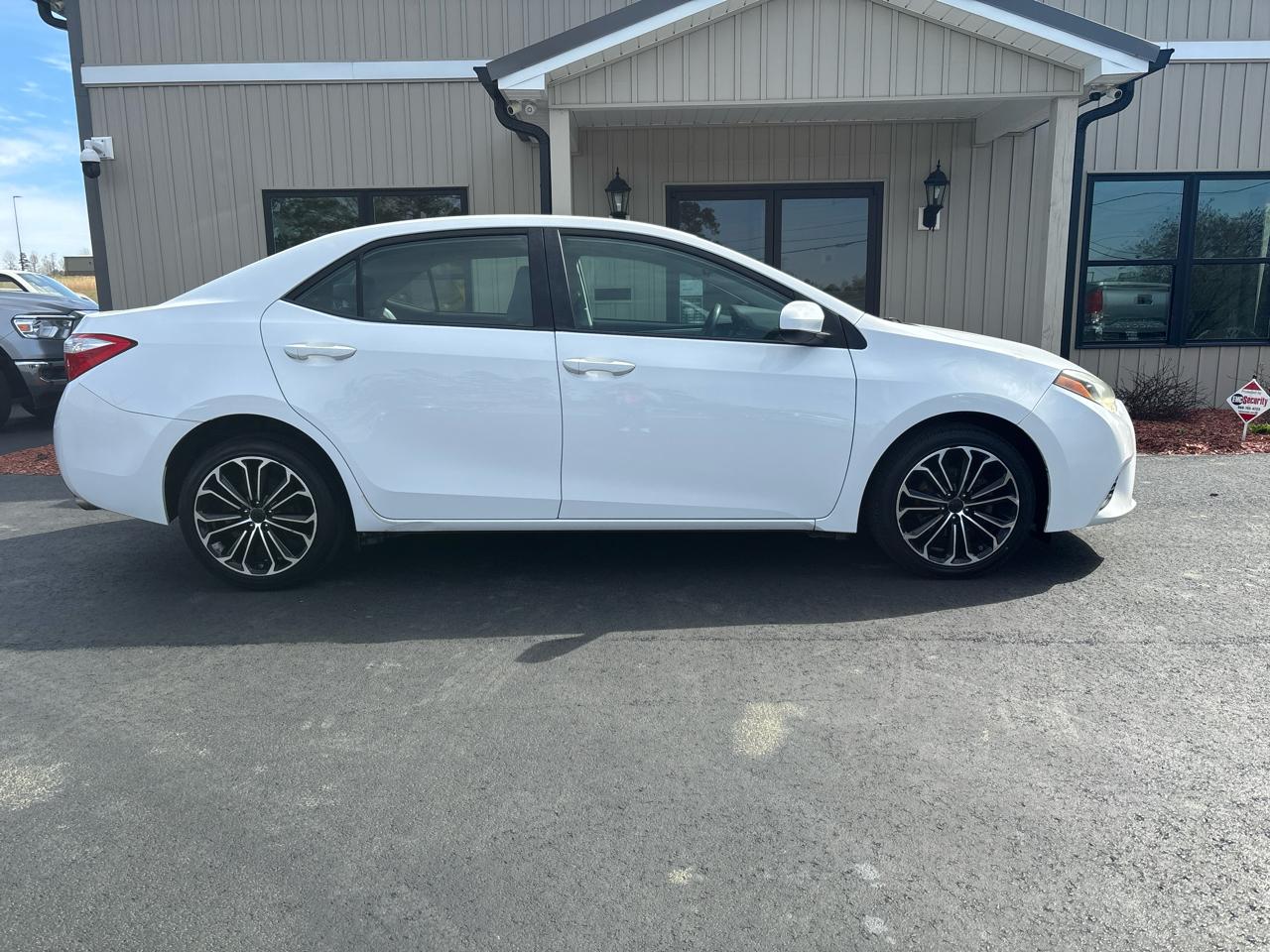 Toyota Corolla LE CVT 2016