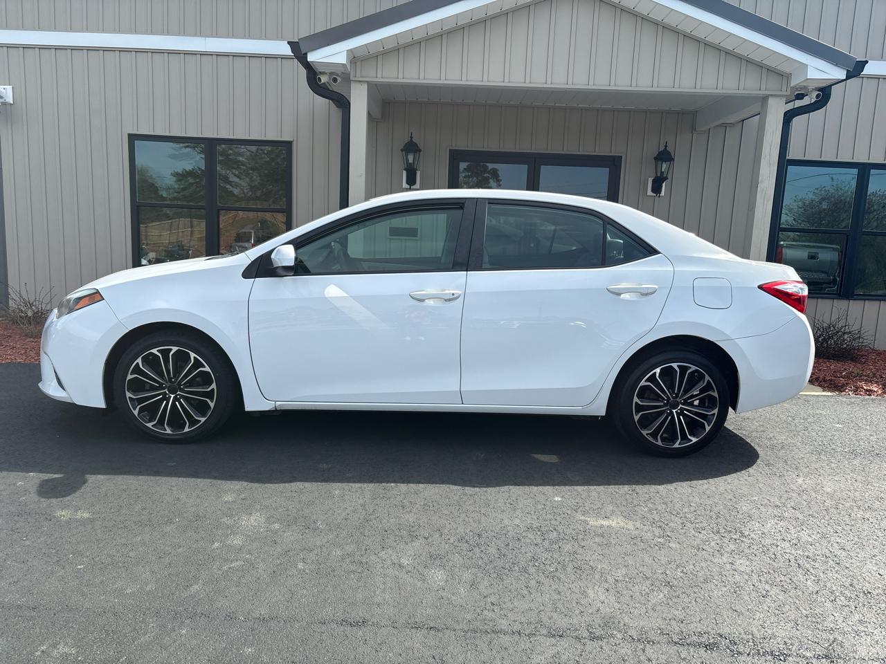 Toyota Corolla LE CVT 2016