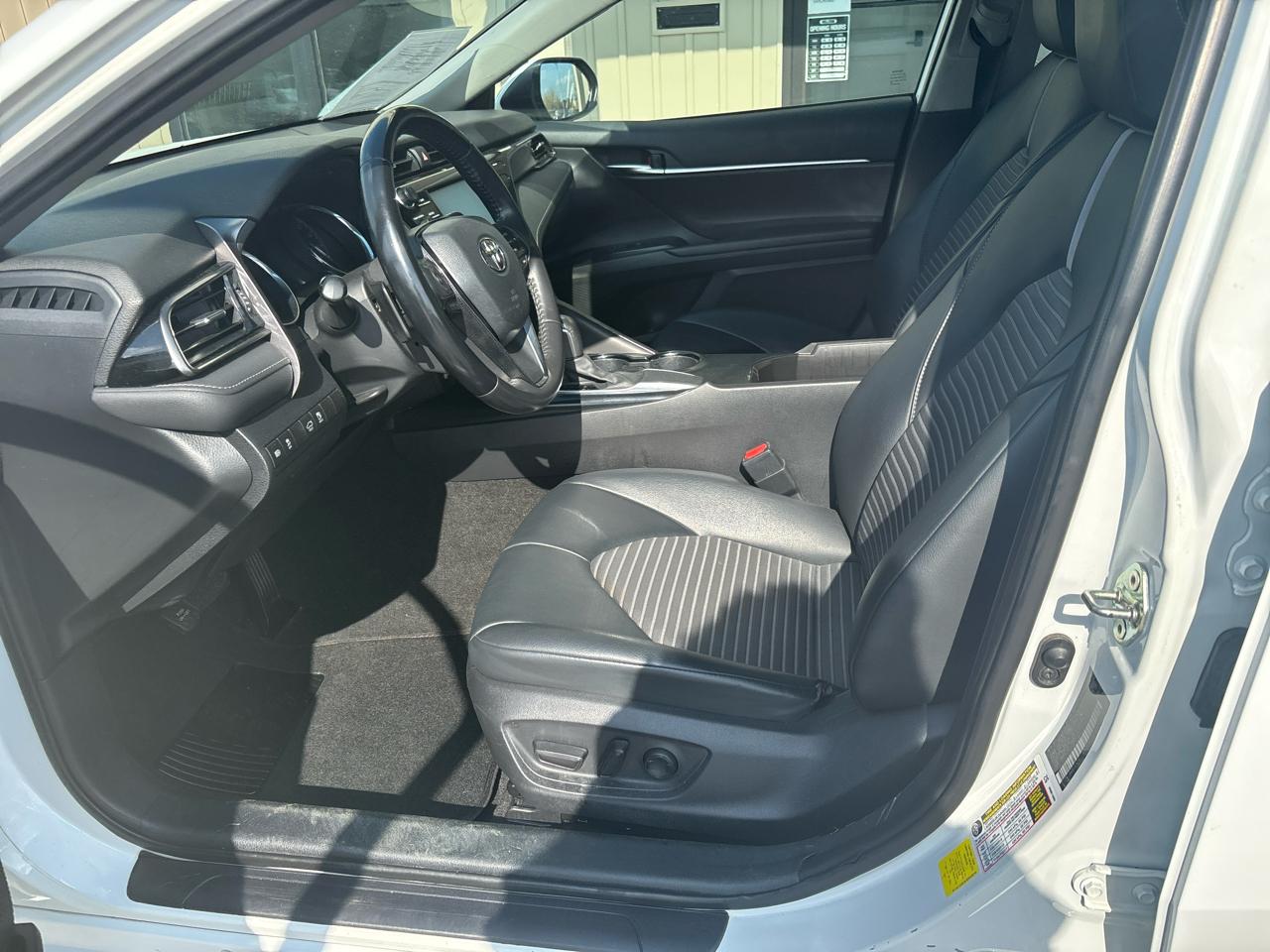 Toyota Camry SE 2020