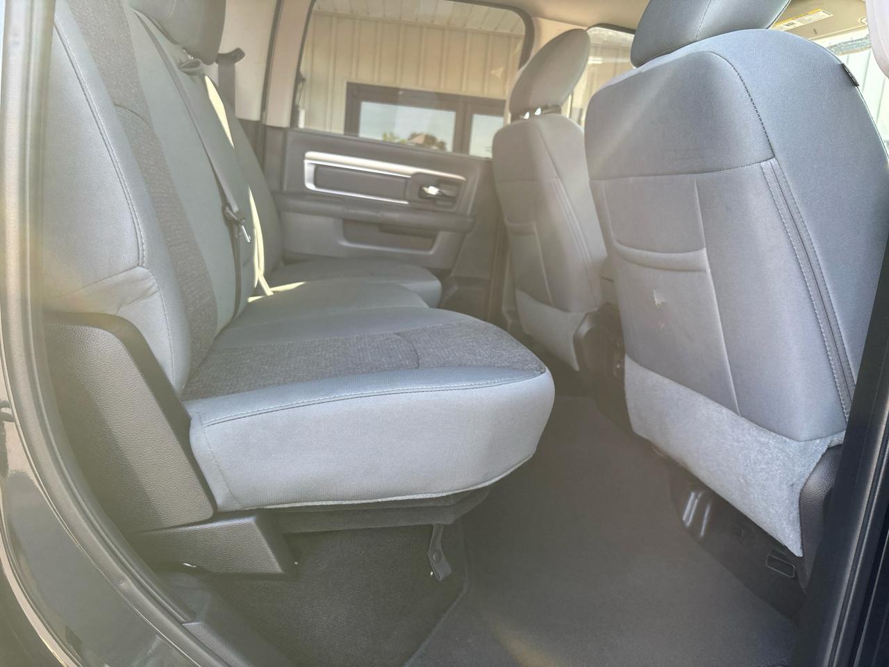 RAM 1500 SLT Crew Cab SWB 4WD 2016