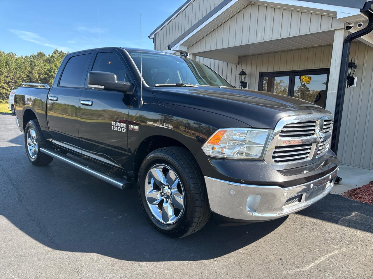 RAM 1500 SLT Crew Cab SWB 4WD 2016