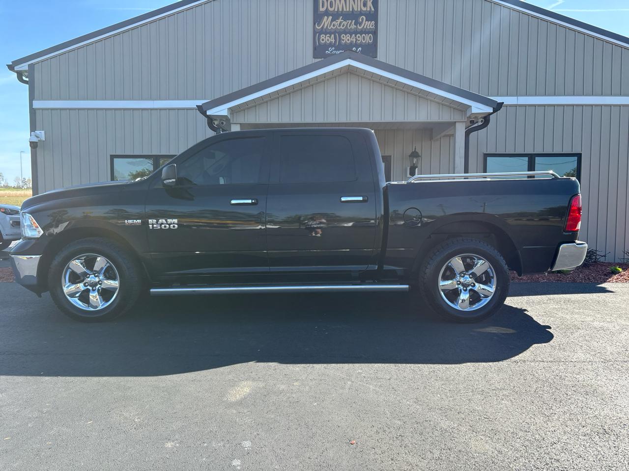 RAM 1500 SLT Crew Cab SWB 4WD 2016