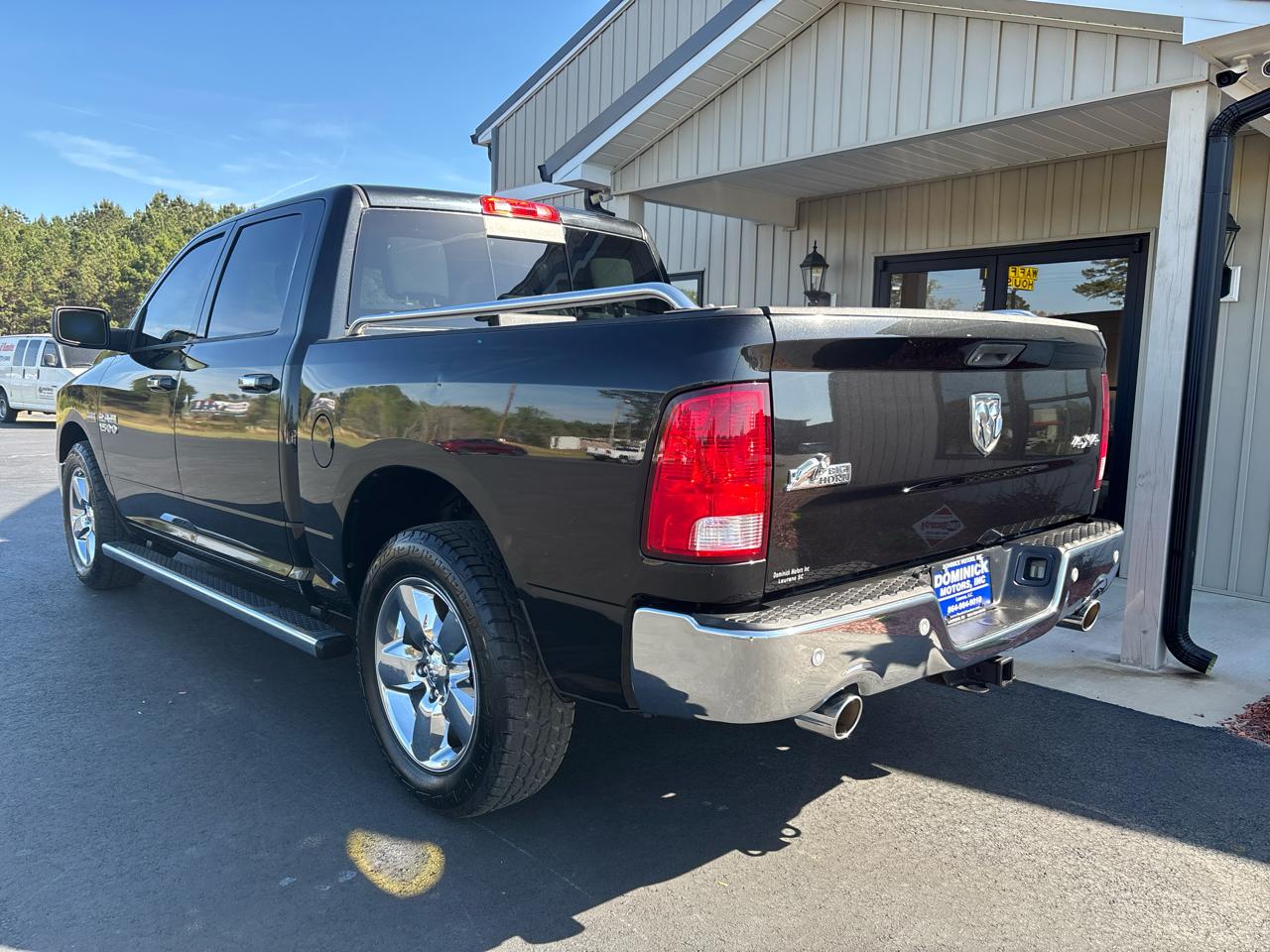 RAM 1500 SLT Crew Cab SWB 4WD 2016