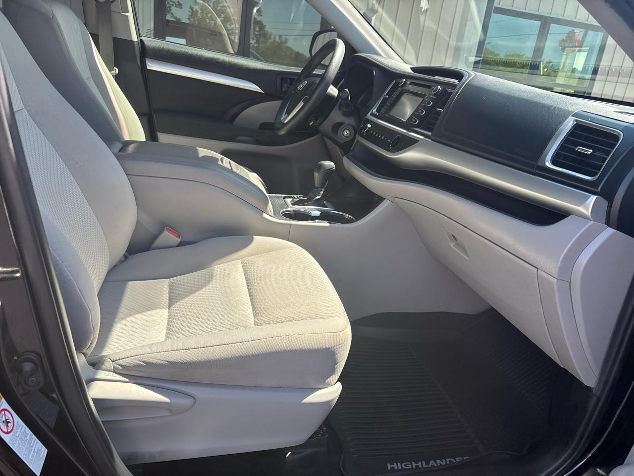 Toyota Highlander LE FWD I4 2019