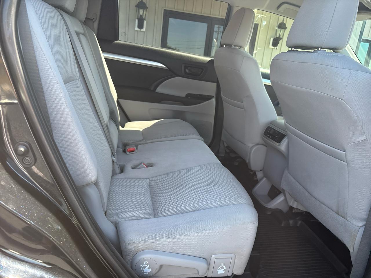 Toyota Highlander LE FWD I4 2019