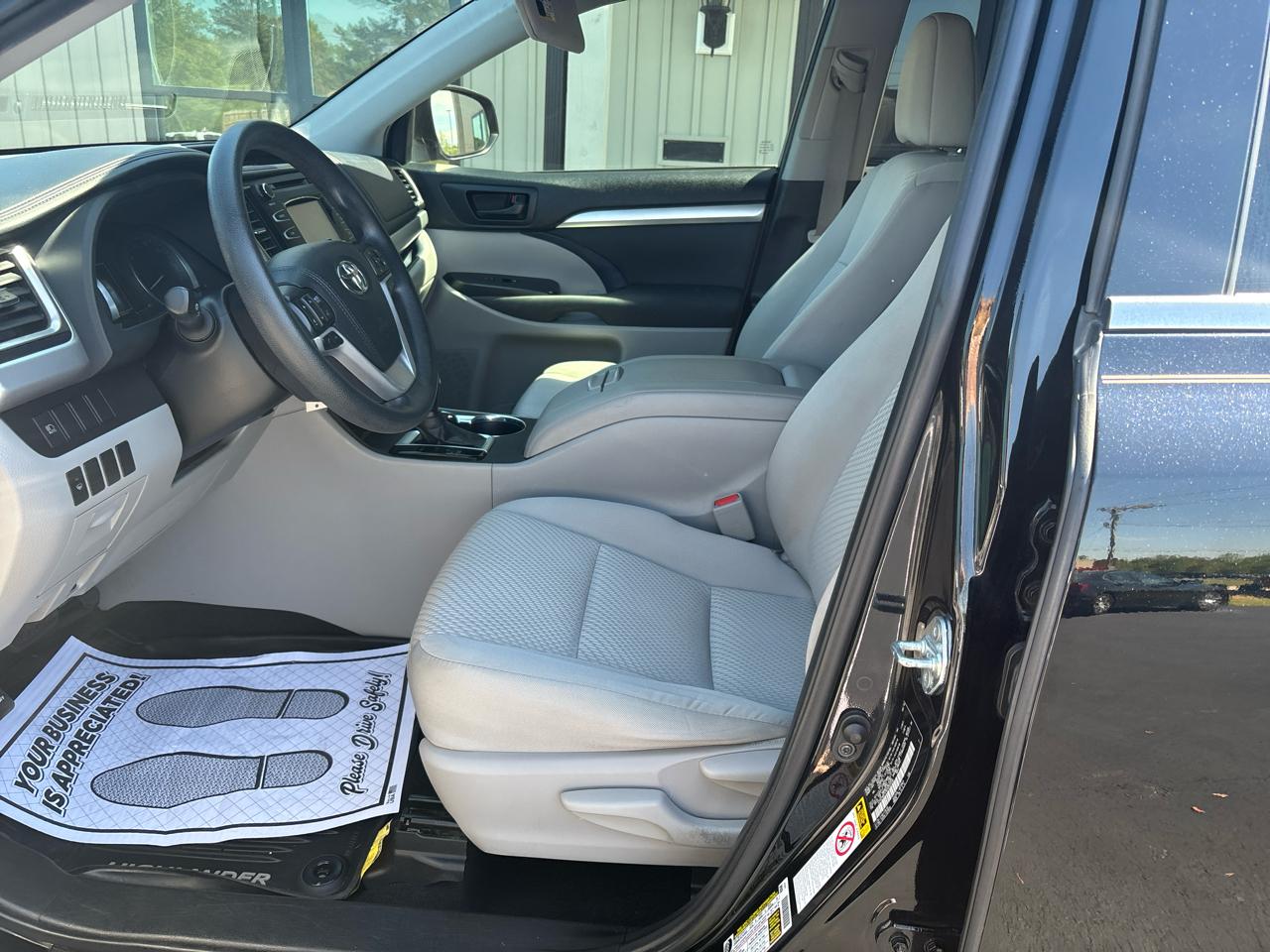 Toyota Highlander LE FWD I4 2019