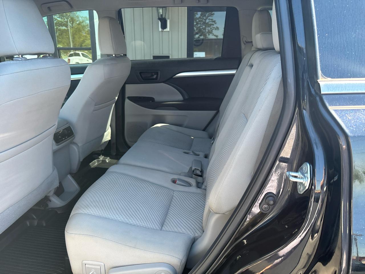 Toyota Highlander LE FWD I4 2019