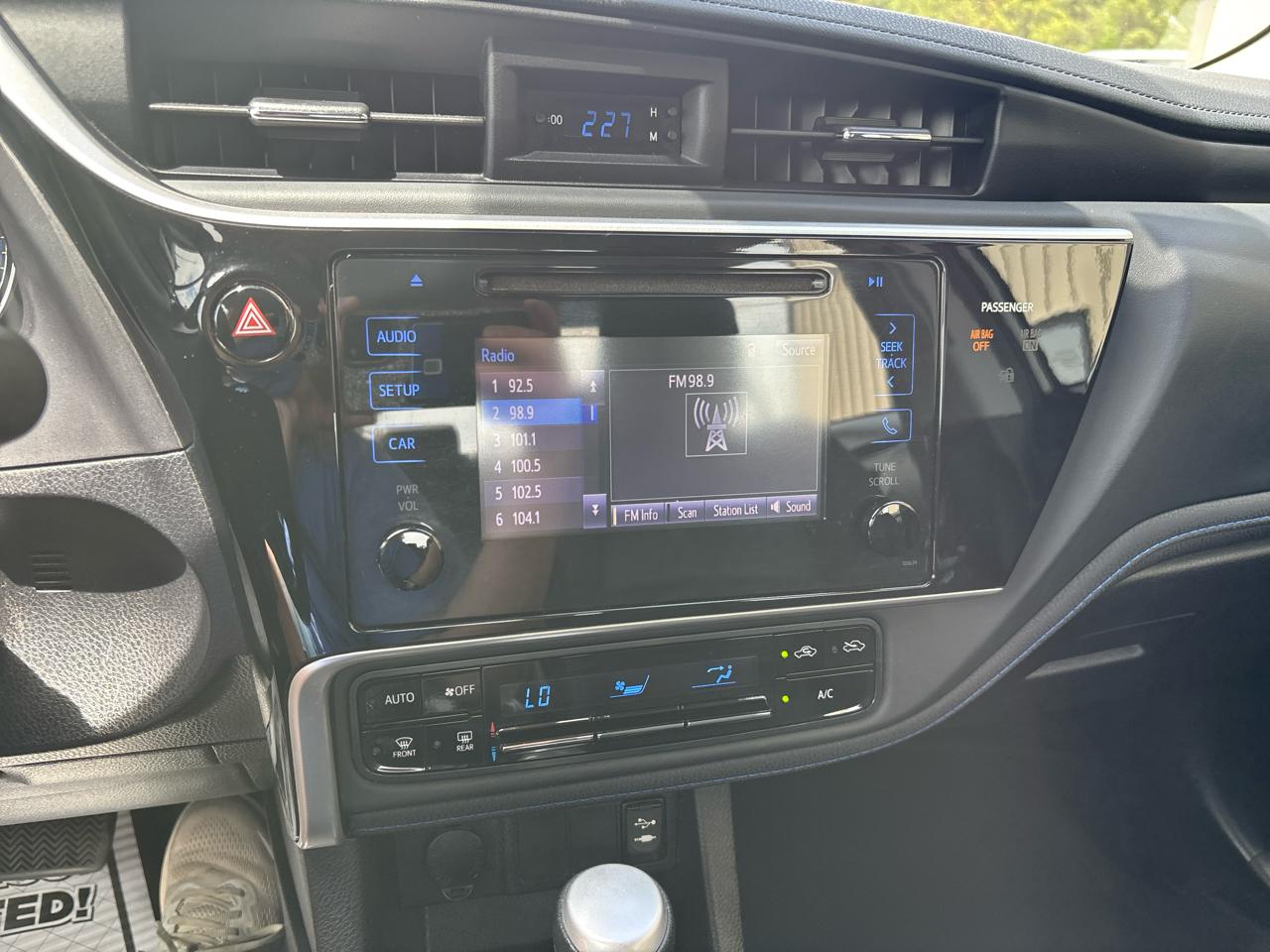 Toyota Corolla L CVT 2017