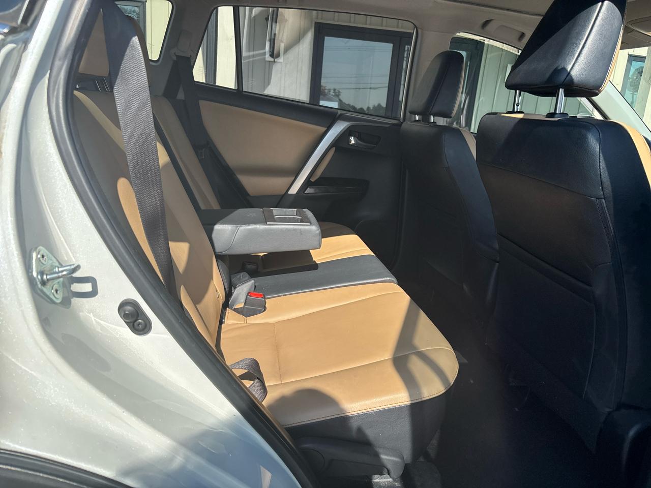 Toyota RAV4 Limited FWD 2017