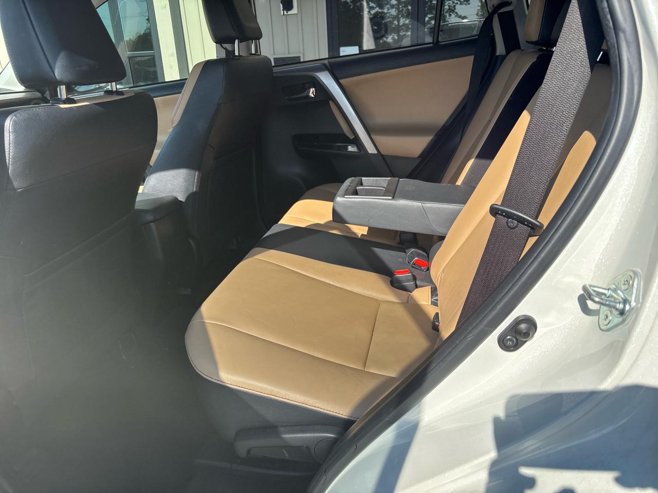 Toyota RAV4 Limited FWD 2017